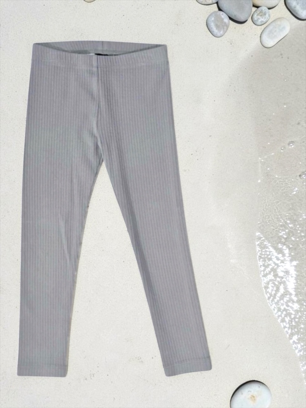 Tea Collection Girls Warm Gray Ribbed Leggings • Size 5 • EUC